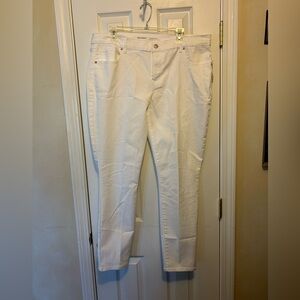 Old Navy Original Women’s 👩🏻 Mid-Rise White Standard Jeans👖Sz 16